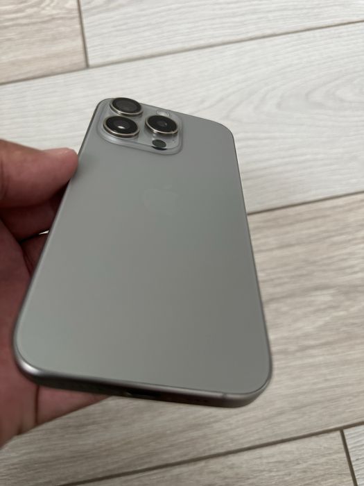 Айфон 15 про.