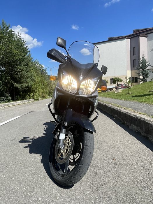 Suzuki V Strom DL 100