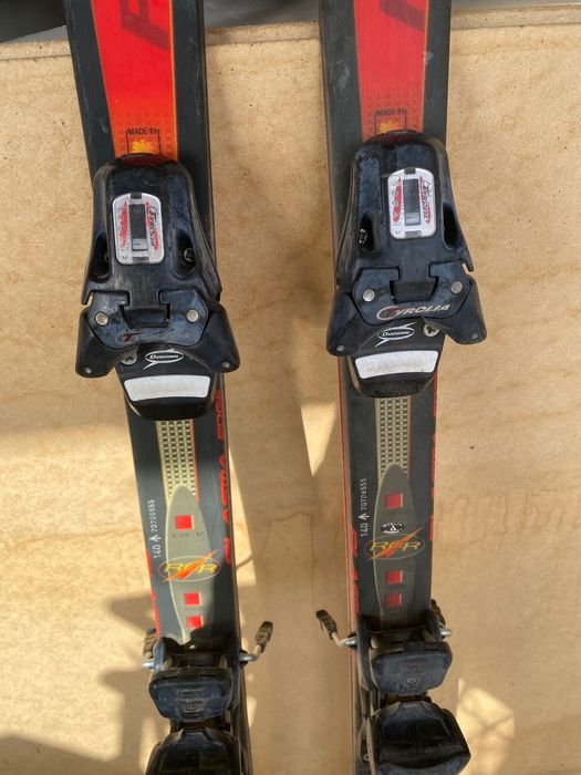 Продавам ски и ски обувки