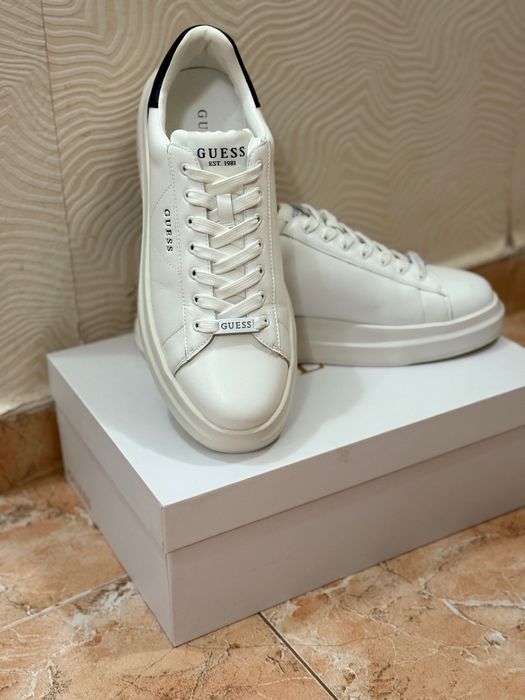 Мъжки сникърси GUESS, перфектно състояния