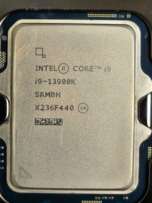 Gigabyte Z790 Aorus Master  +  Intel® Core™ i9-13900K