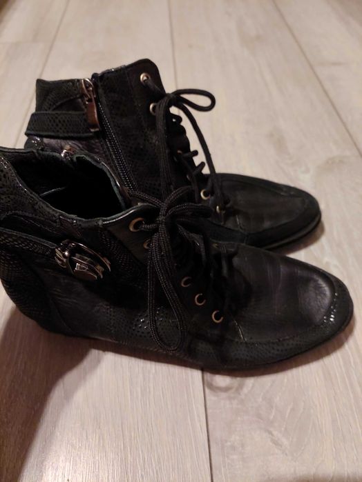 Продавам дамски боти и обувки