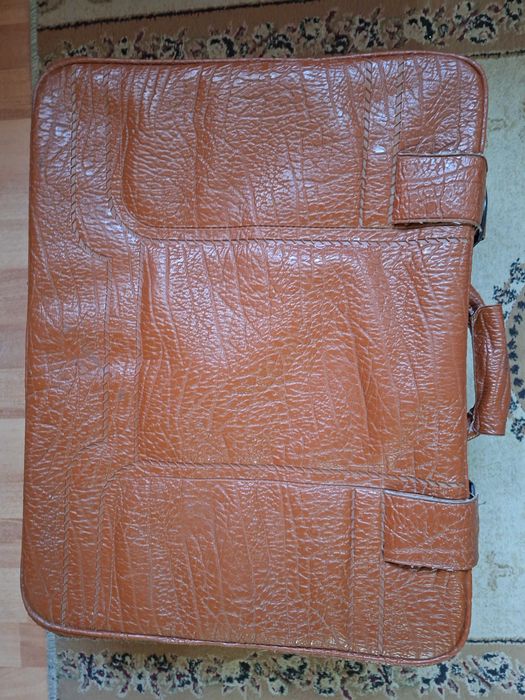 Чемодан Советский. Цвет рыжий.