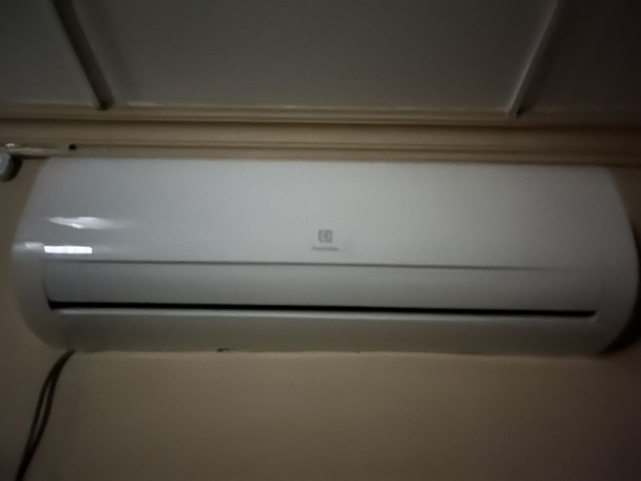 Продам сплит-систему ElectroLux 24размер цена 250000тг