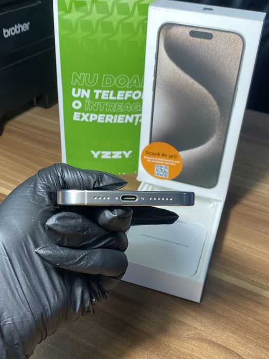 iPhone 15 Pro Max • 256 GB • Natural Titanium