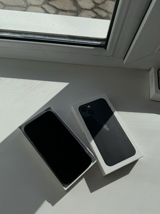 Продам Iphone 13 MidNight