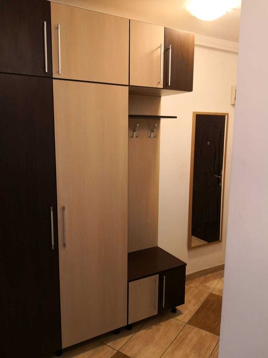 Închiriez apartament