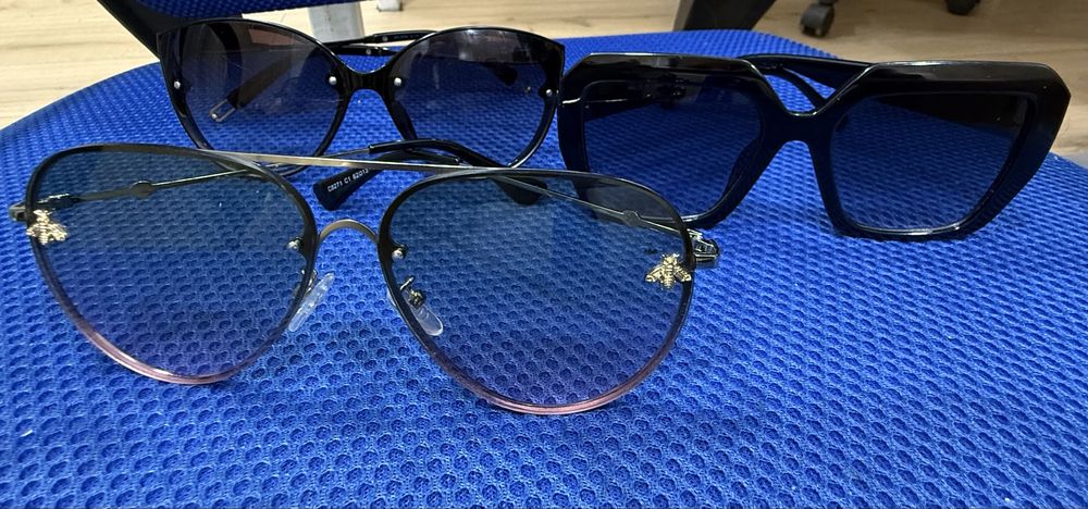 Продам солнцезащитные очки 2+1