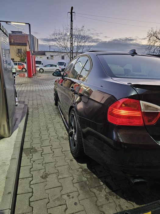 De vînzare BMW SERIA 3 E90 320 i 3350 E. neg.