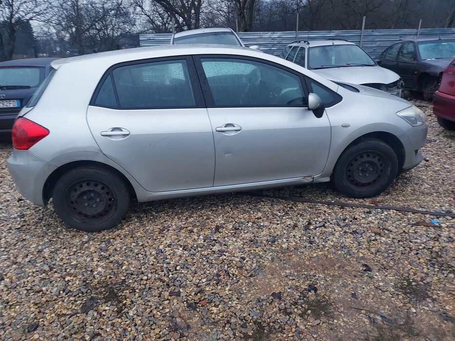 Toyota Auris 1.6vvti на части !!!