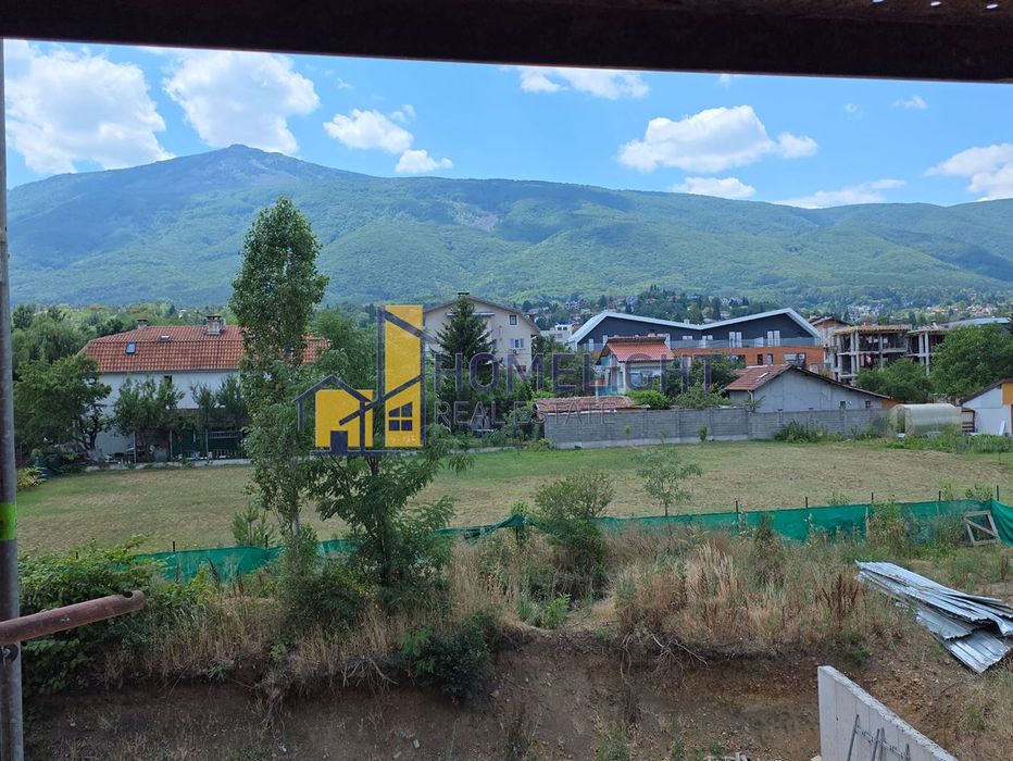 Тристаен апартамент в кв. Манастирски ливади - изток