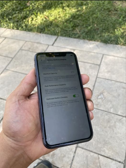 iPhone 11 black 128GB