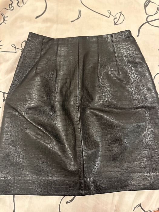 Къса кожена пола Stradivarius