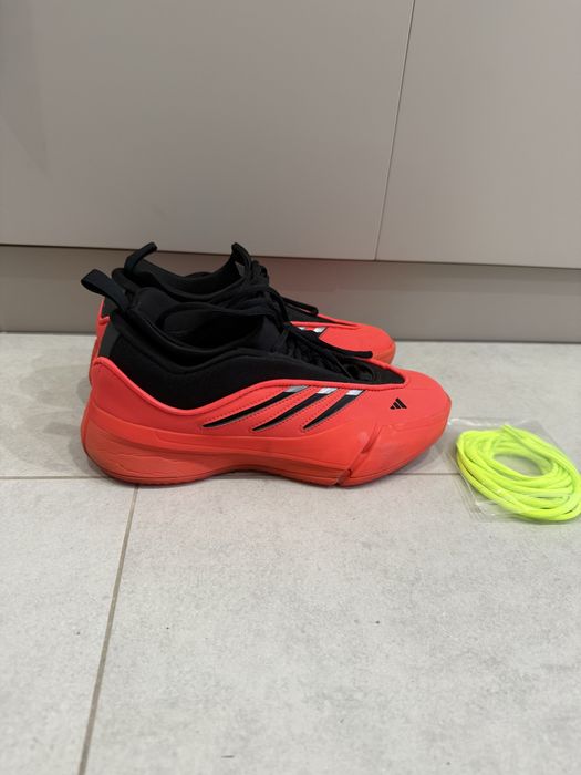 Продам мужские кроссовки