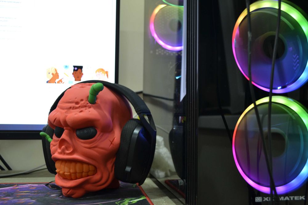 Стойки за слушалки