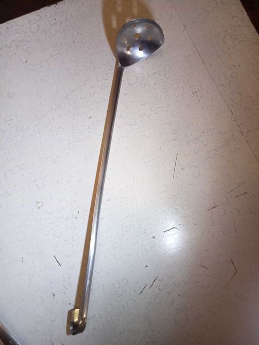 Продам Ложка для извлечения консервированных овощей, фруктов из банок.