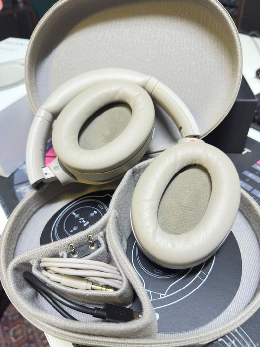 Нашуники SONY WH-1000XM4