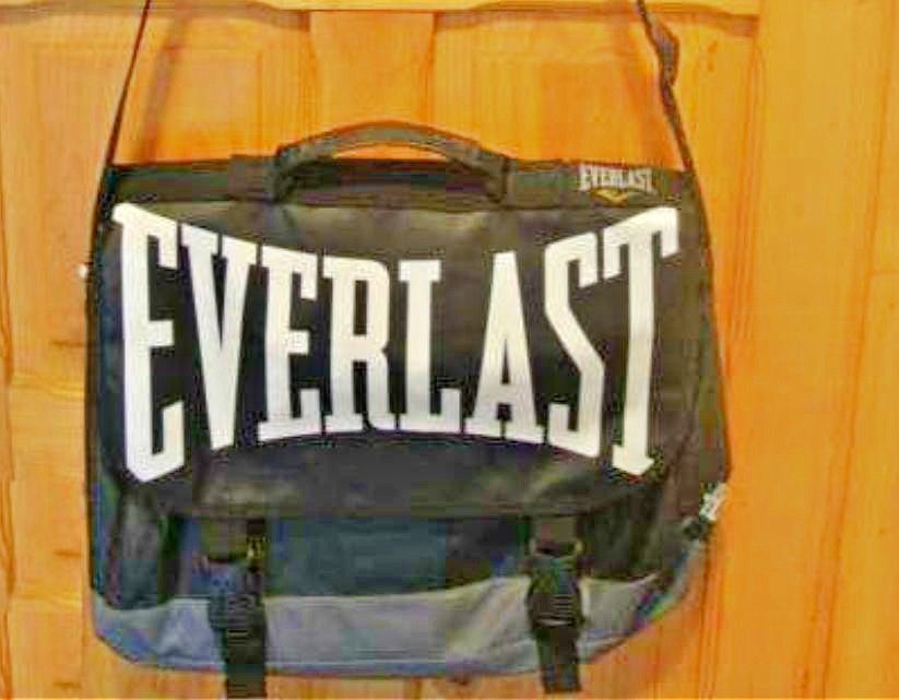 Geanta Everlast pentru laptop / sportivi