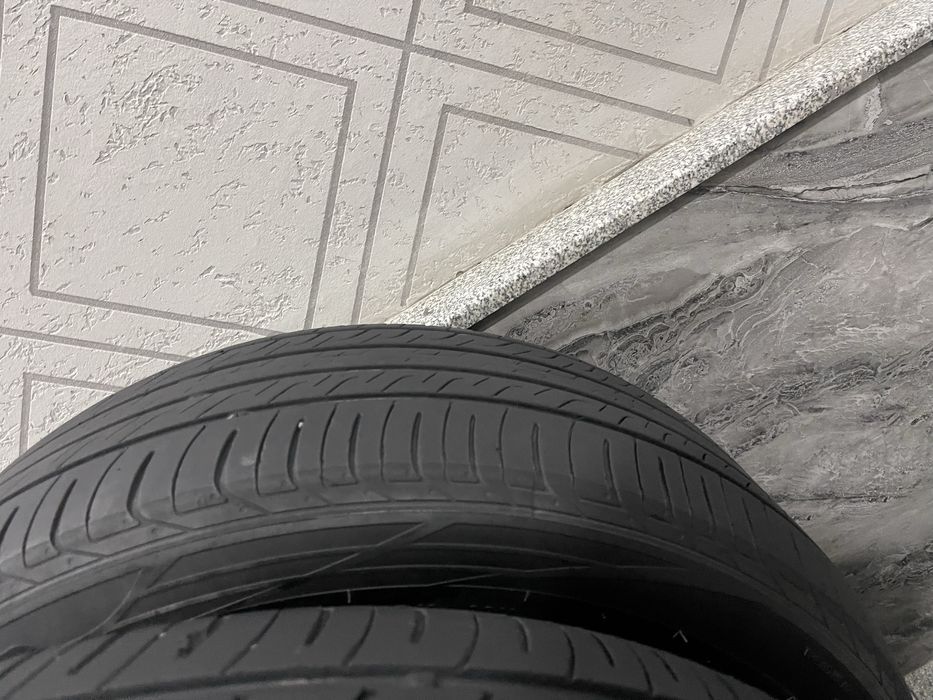 Шина 235/50R19.