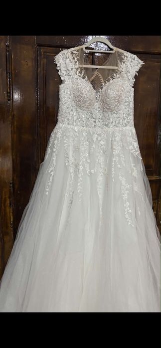 Vând rochie de mireasă