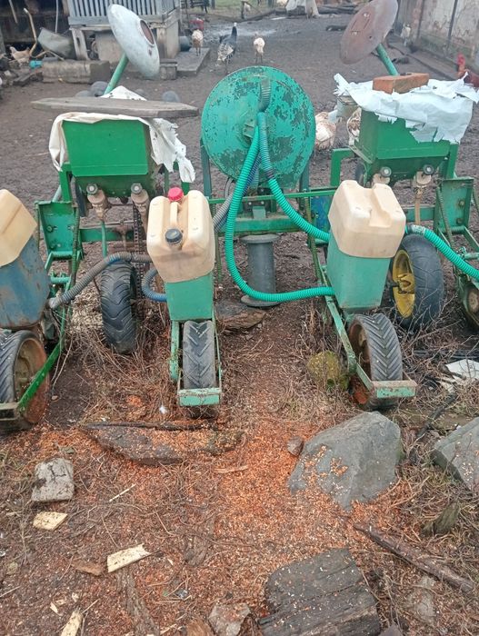 Vând tractor Fiat 55cp și semanatoare