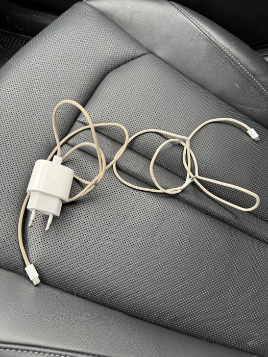 Зарядчик айфон тайпси