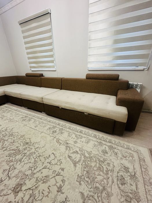 Угловой семейный диван