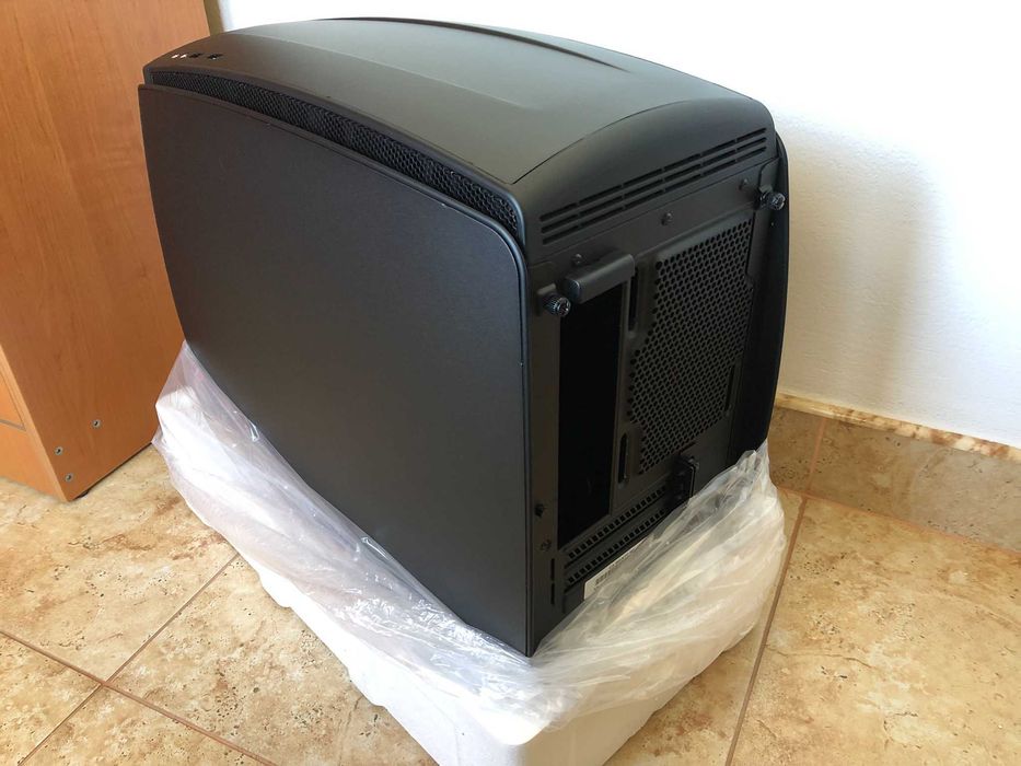Carcasa PC NZXT Manta; Format Mini-ITX; (Negru Mat, Windowless)