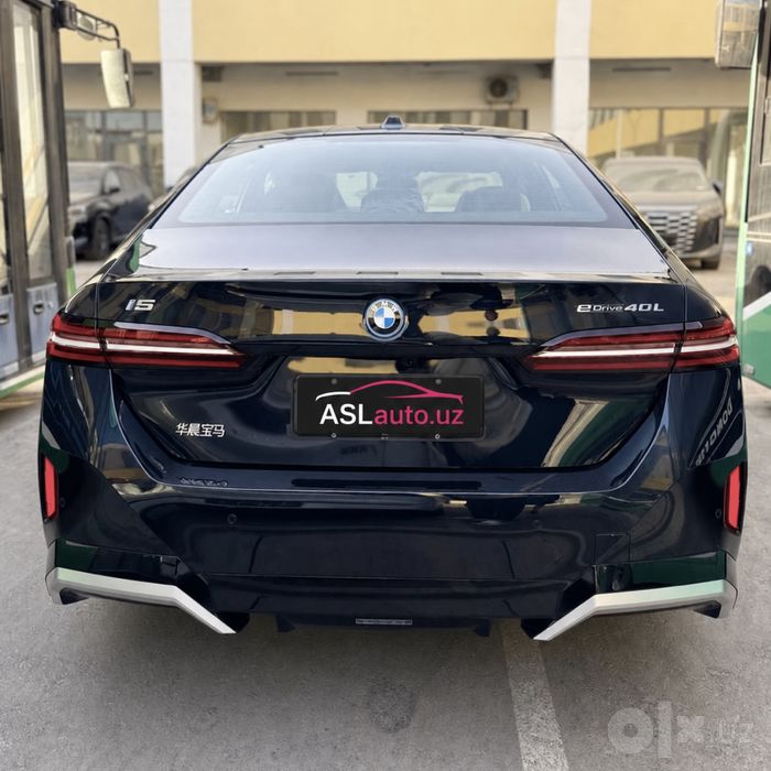 BMW i5 40L edrive 2025
