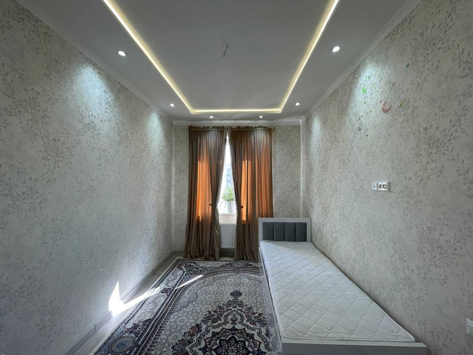 3х комнатная квартира на 7 этаже 76кв/м, в Самарканде