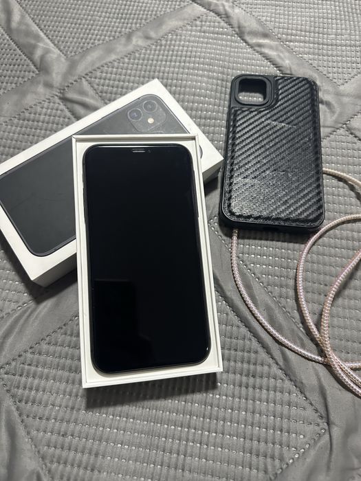 Продам Айфон 11 срочно