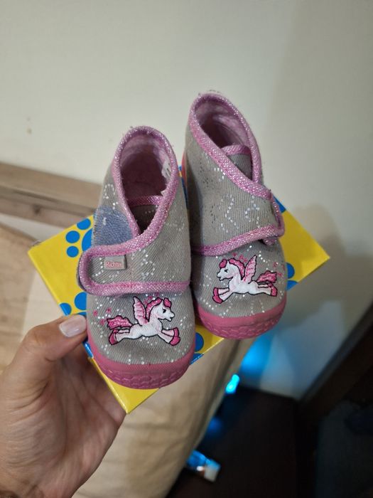 Papuci de casa bebe
