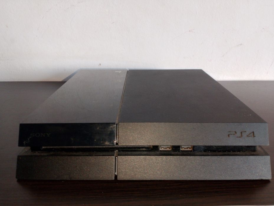 Ps4 modat cu o manetă
