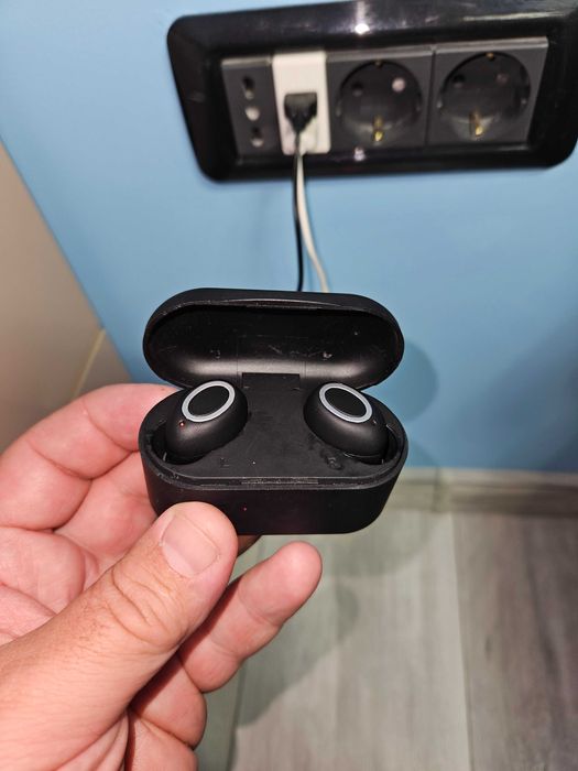 Căști de urechi wireless