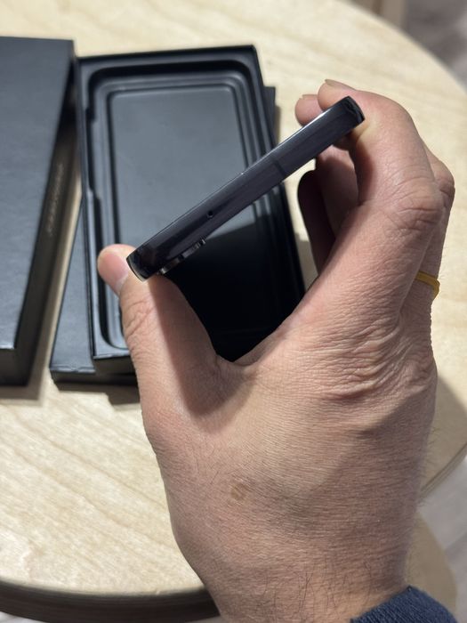 Samsung Galaxy S23 5G 512gb в идеалтном сост.