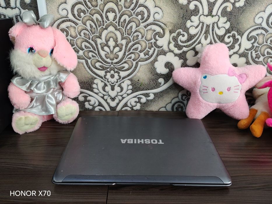 Toshiba Core i3 / SSD 128GB + HDD 320GB