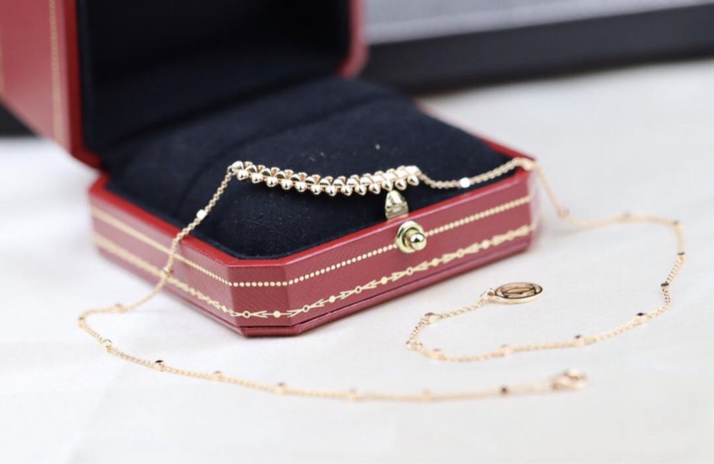 Позлатени колиета Clash de Cartier