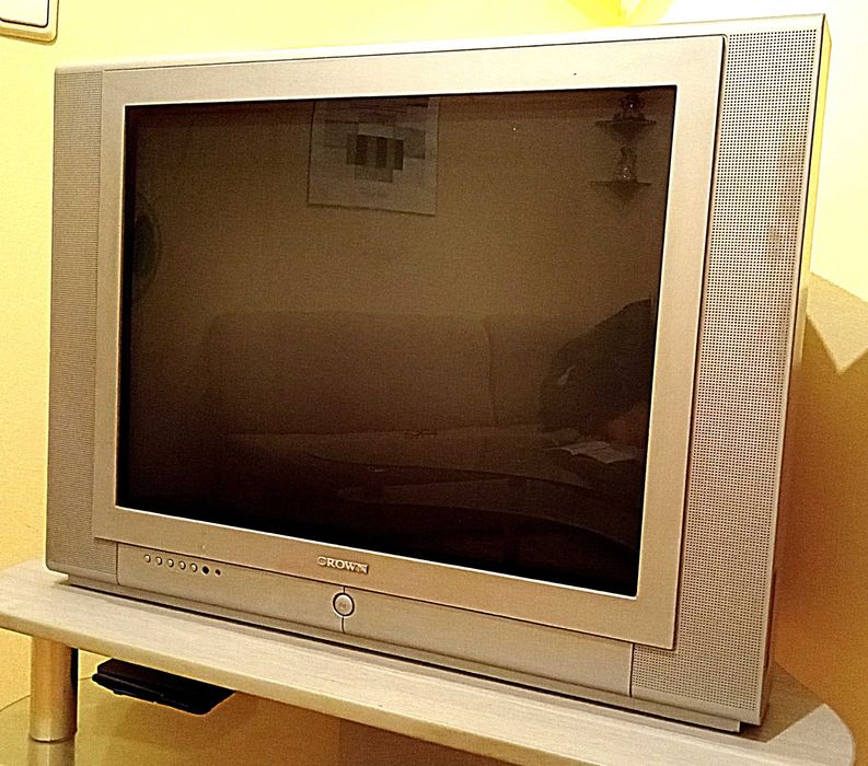 Голям телевизор,CROWN,Кинескоп29инч.74смОтлично работи.Дистанционно.