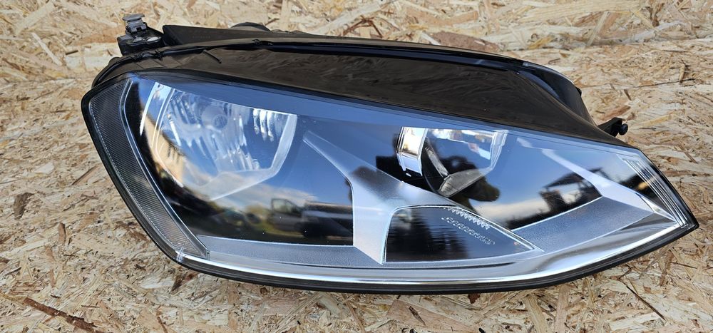 Far/Faruri Golf 7/Passat B7 / Audi A4 B8 Originale Valeo/ HELLA/Audi cu toate Becurile incluse Prețul per Set scris  în cuprinsul anunțului