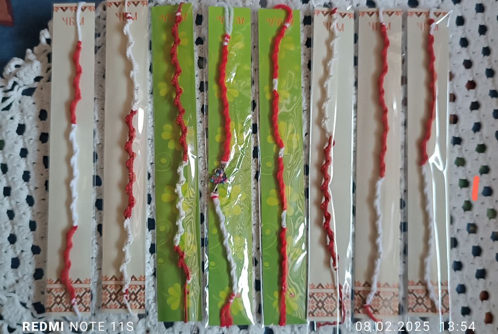 Ръчно изработени мартенички за ръка