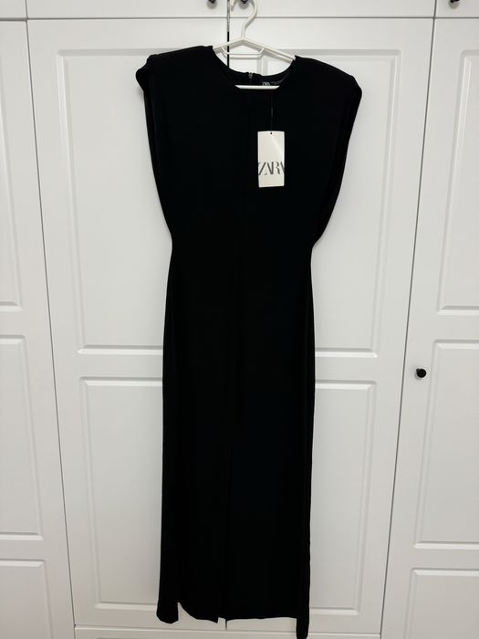 Черна рокля Zara