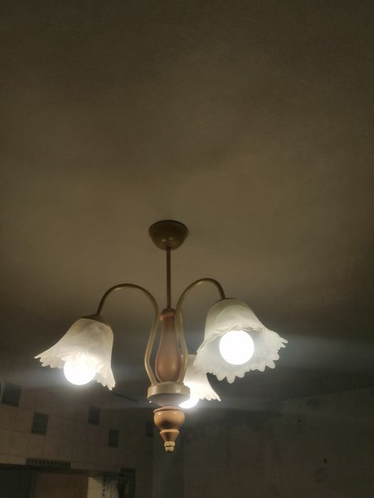 Полюлей с три стъклени плафона