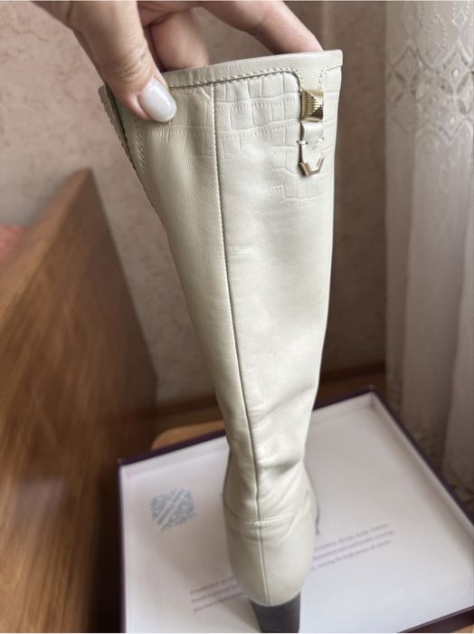 Продаю зимние сапоги