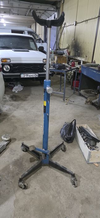 Домкрат для коробки передач марки Auto Meister