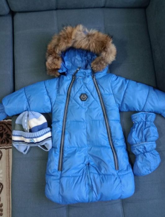 Продам детские комбинезоны.