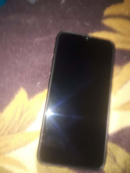 Продавам Samsung A30S