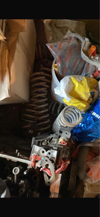 Продам запчасти на 190 мерседес