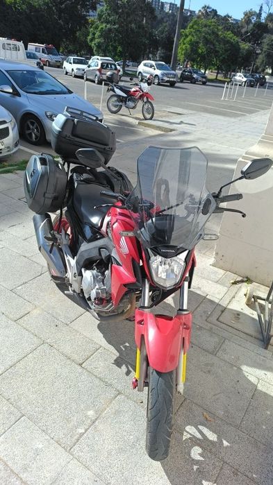 Универсална слюда за мотор мотоциклет