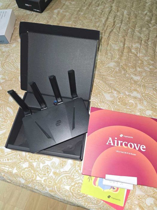 ExpressVPN Aircove ax1800 Wi-Fi 6 VPN Router / Рутер с вграден VPN