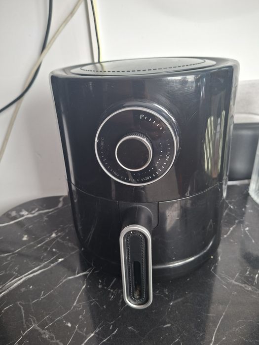 Friteuză cu aer cald (Air Fryer) digital, negru – Stare excelentă
